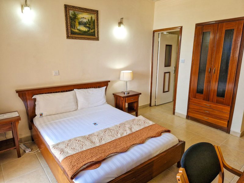 Standard/Deluxe Room (Double)