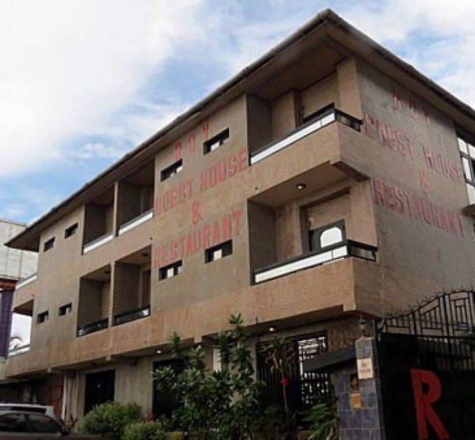 Roy’s Hotel and Restaurant
